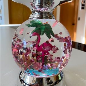 BBW flamingo 3 wick waterglobe